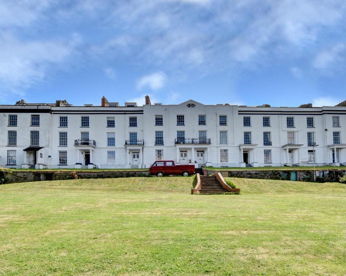 Paramount Apartments Ilfracombe, Arty Seaside Holiday Apartments Kültér fotó