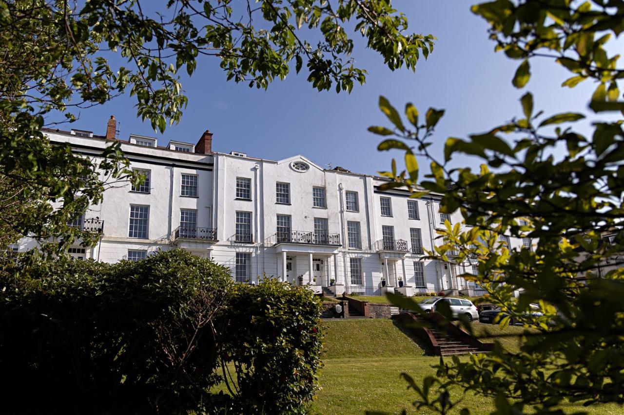 Paramount Apartments Ilfracombe, Arty Seaside Holiday Apartments Kültér fotó